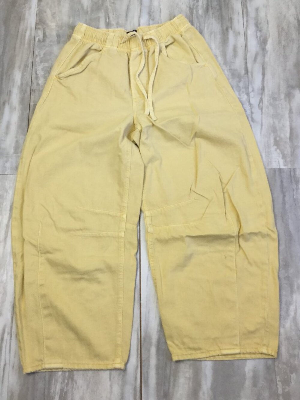 Gap Pale Yellow Wide Leg Ultra Soft Denim Jeans xs